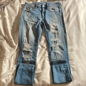 Women’s light colored super stretch American Eagle jeans